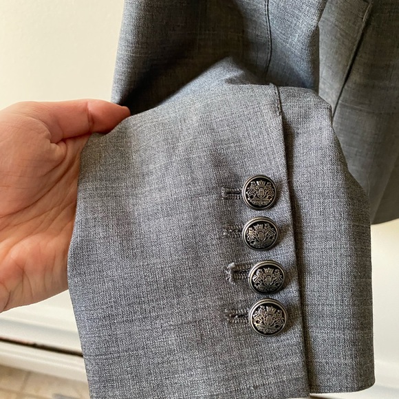 Aritzia Blazer - Picture 4 of 4